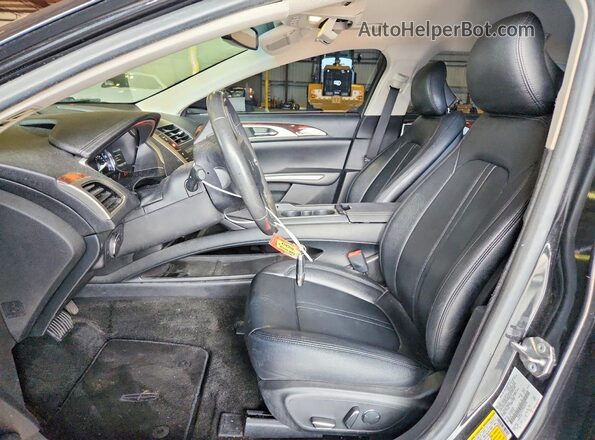 3LN6L2LU3FR620194 2020 LINCOLN MKZ Black Widok wnętrza z przodu