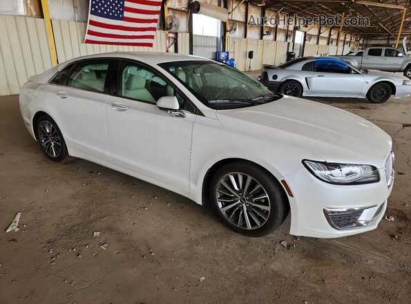 3LN6L5A97LR608691 2020 LINCOLN MKZ White Front right