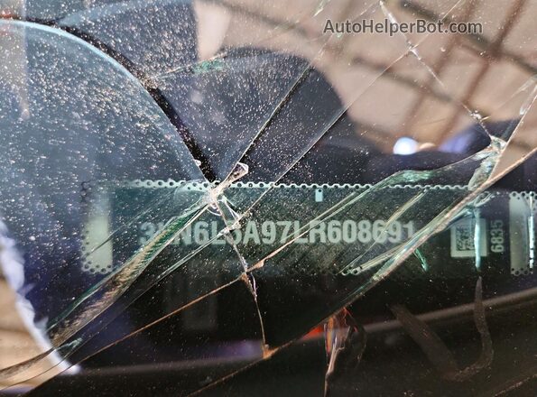 3LN6L5A97LR608691 2020 LINCOLN MKZ White Engine compartment view