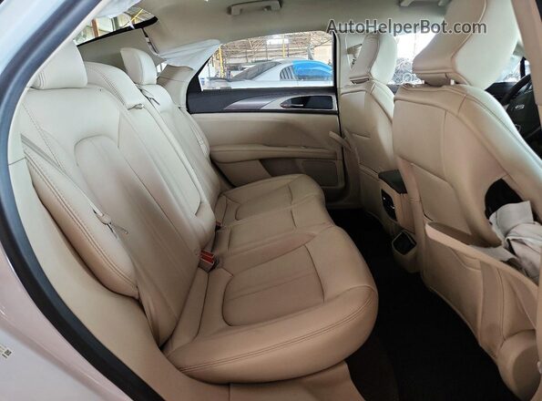 3LN6L5A97LR608691 2020 LINCOLN MKZ White Rear seats view