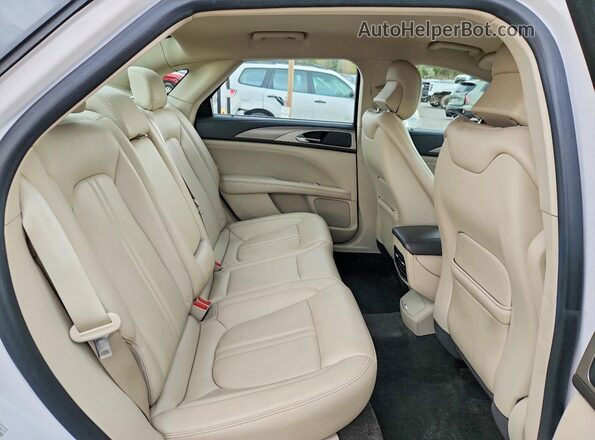 3LN6L5B97JR609920 2018 LINCOLN MKZ White Հետևի նստատեղերի տեսք
