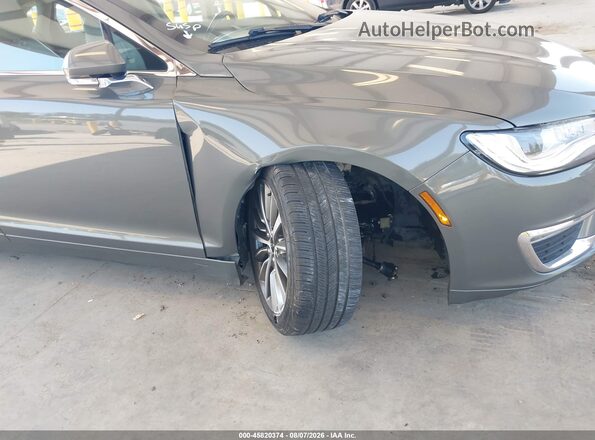 3LN6L5C99HR609975 2017 LINCOLN MKZ Gray Widok z przodu