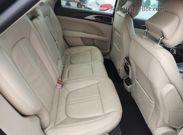 3LN6L5E96KR634501 2019 LINCOLN MKZ Black Rear seats view