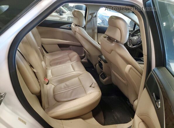 3LN6L5F91HR653464 2017 LINCOLN MKZ White Rear seats view