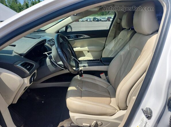 3LN6L5F98LR602049 2020 LINCOLN MKZ White Widok wnętrza z przodu