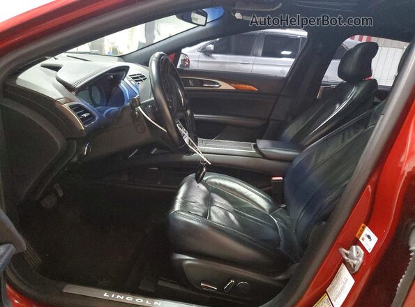 3LN6L5FC7HR631366 2017 LINCOLN MKZ Red Widok wnętrza z przodu