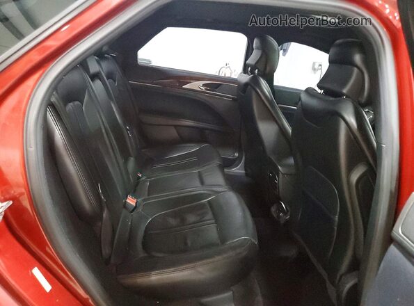 3LN6L5FC7HR631366 2017 LINCOLN MKZ Red Widok tylnych siedzeń