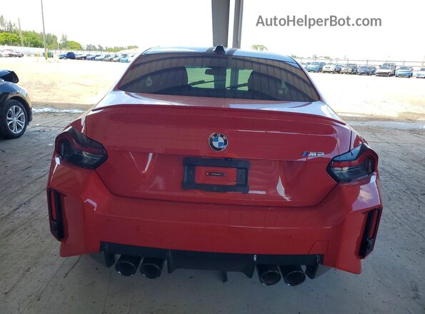 3MF13DM00P8D48987 2023 BMW M2 Red უკანა ხედი