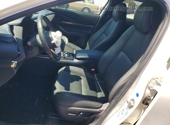 3MVDMACL5MM215862 2021 MAZDA CX-30 Белый Вид салона спереди