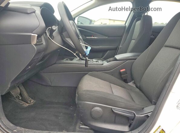 3MVDMBAM8RM675591 2024 MAZDA CX-30 Белый Вид салона спереди