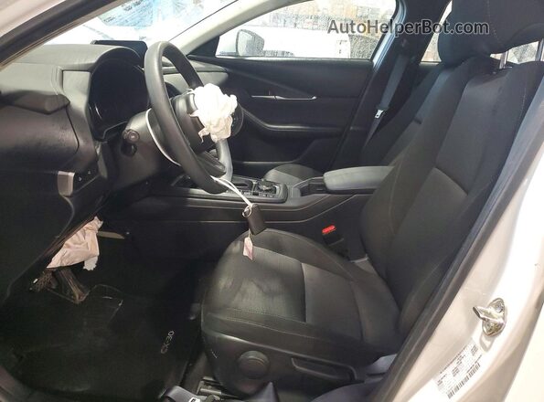 3MVDMBAM8RM702515 2024 MAZDA CX-30 White Front interior view