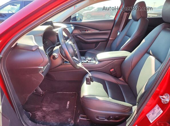 3MVDMBAY9MM242423 2021 MAZDA CX-30 Red Front interior view