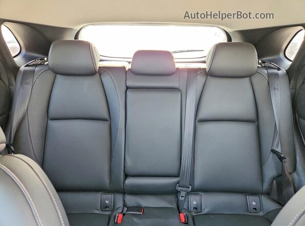 3MVDMBBL5MM225587 2021 MAZDA CX-30 Silver Widok tylnych siedzeń