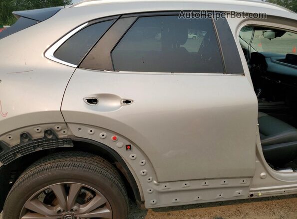 3MVDMBBL6NM457262 2022 MAZDA CX-30 Gray Rear interior view