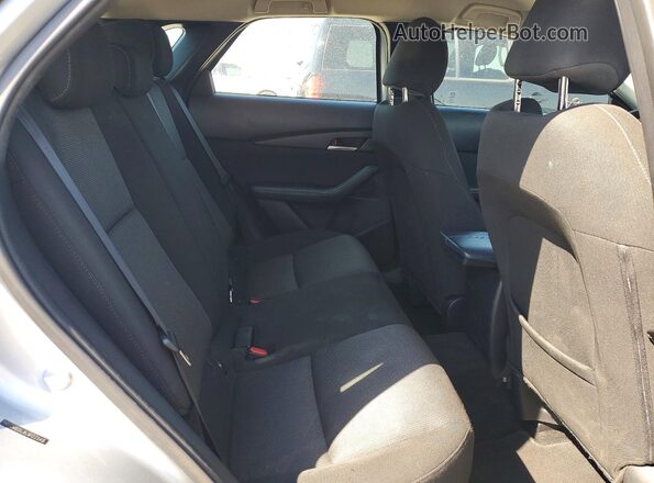 3MVDMBBL8LM122548 2020 MAZDA CX-30 Silver Widok wnętrza z tyłu