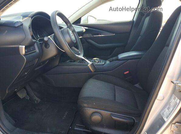 3MVDMBBL8LM122548 2020 MAZDA CX-30 Silver Widok wnętrza z przodu