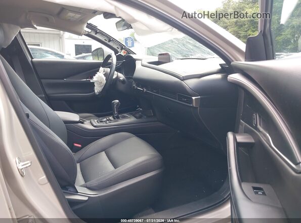 3MVDMBBM0PM565940 2023 MAZDA CX-30 Champagne Widok wnętrza z przodu