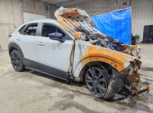 3MVDMBBM1RM675687 2024 MAZDA CX-30 Gray Delantero derecho
