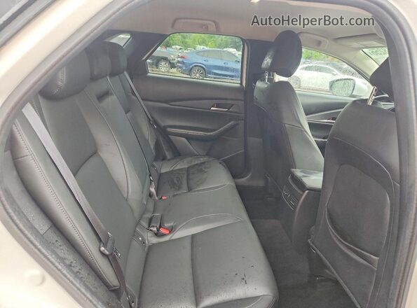 3MVDMBBM4PM553385 2023 MAZDA CX-30 White Հետևի նստատեղերի տեսք