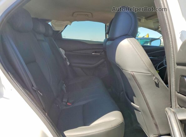 3MVDMBBM5PM551614 2023 MAZDA CX-30 White Vista de los asientos traseros