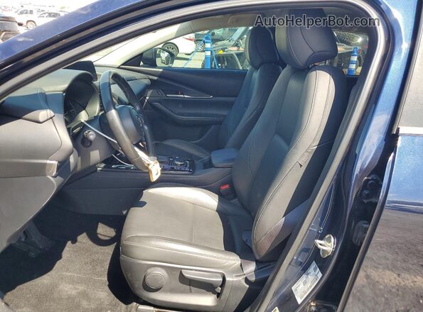 3MVDMBBM7RM669943 2024 MAZDA CX-30 Blue Vista interior delantera