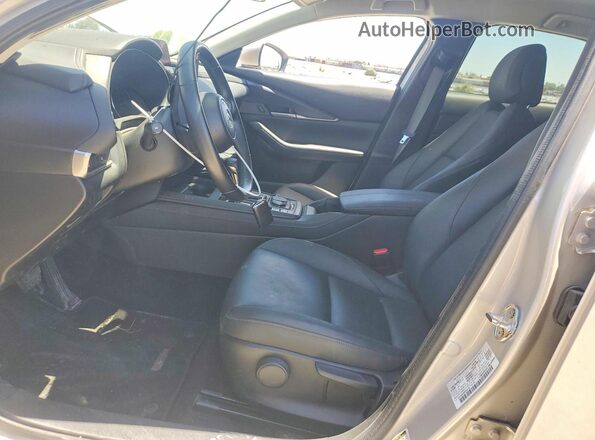 3MVDMBBM8PM542180 2023 MAZDA CX-30 Серебряный Вид салона спереди