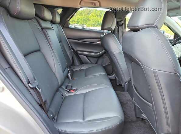 3MVDMBBMXRM661481 2024 MAZDA CX-30 Beige Вид задньої частини салону