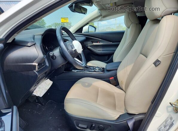 3MVDMBCL5MM316082 2021 MAZDA CX-30 White Widok wnętrza z przodu