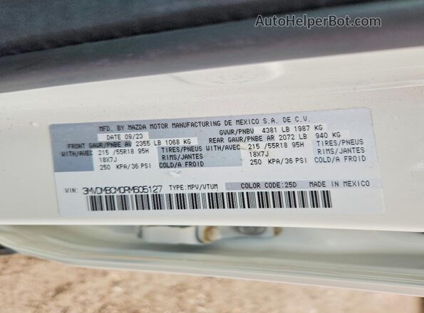 3MVDMBCM0RM605127 2024 MAZDA CX-30 White Սալոնի 360 աստիճան տեսք