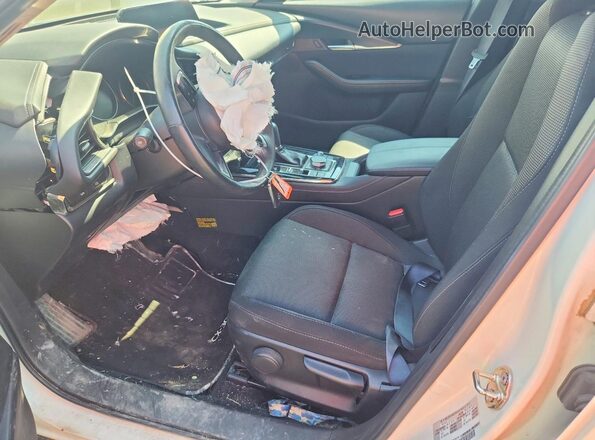 3MVDMBCM9RM683826 2024 MAZDA CX-30 Белый Вид салона спереди