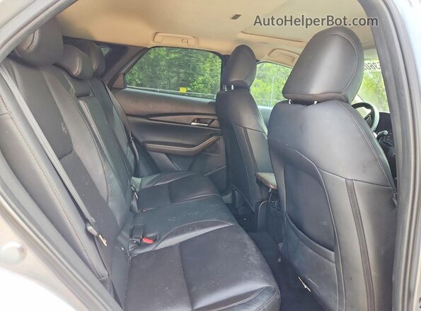 3MVDMBDL7MM318060 2021 MAZDA CX-30 Silver Widok wnętrza z tyłu