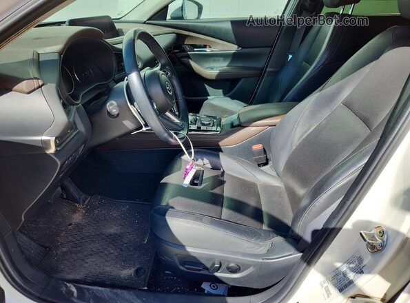 3MVDMBDL8MM315149 2021 MAZDA CX-30 Белый Вид салона спереди