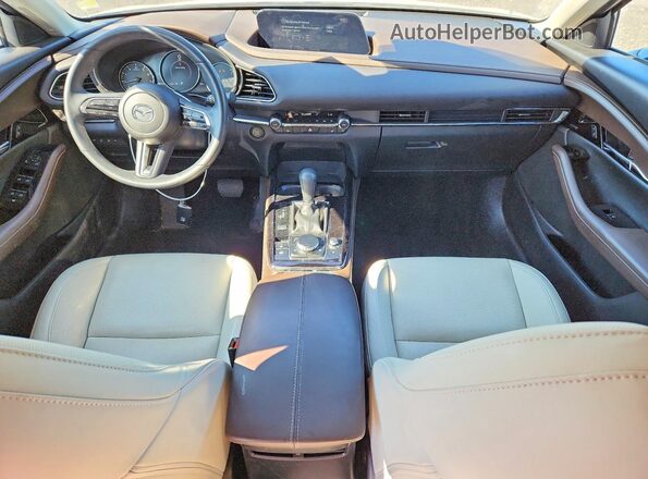 3MVDMBDM2RM711996 2024 MAZDA CX-30 White Vista del salpicadero