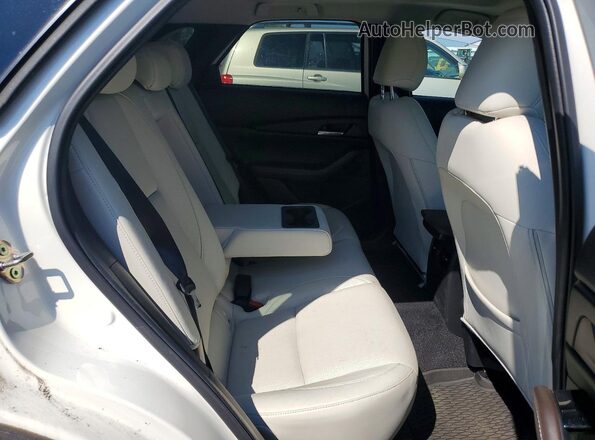 3MVDMBDM5PM576199 2023 MAZDA CX-30 White Vista interior trasera