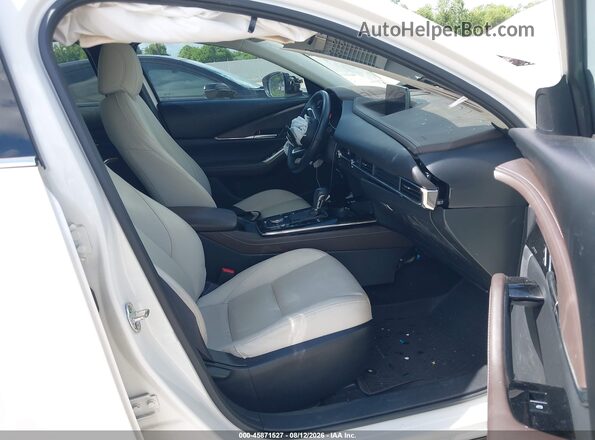 3MVDMBDY4SM799460 2025 MAZDA CX-30 White Widok wnętrza z przodu