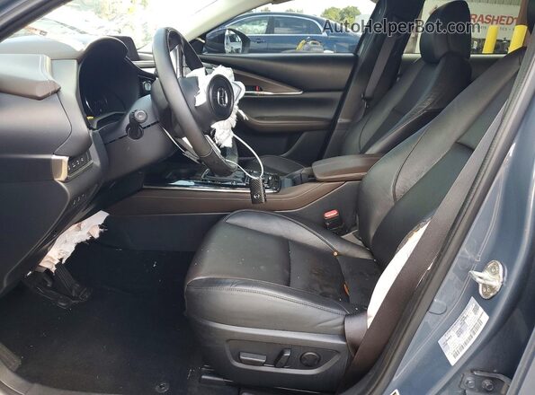 3MVDMBEY0NM432557 2022 MAZDA CX-30 Turquoise Front interior view