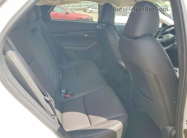 3MVDMBEY8NM433228 2022 MAZDA CX-30 White Вид задньої частини салону