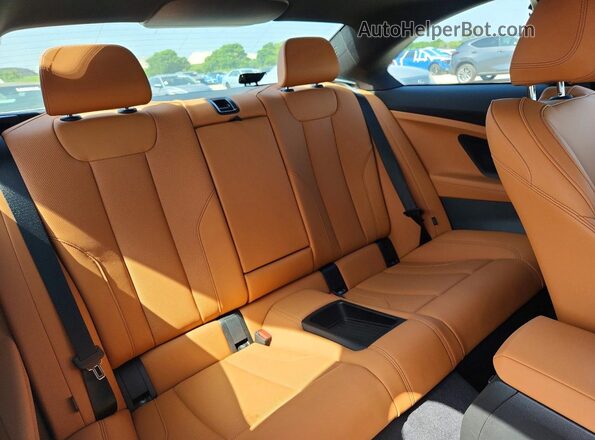 3MW23CM02S8F38779 2025 BMW 2 SERIES Gray Vista interior trasera