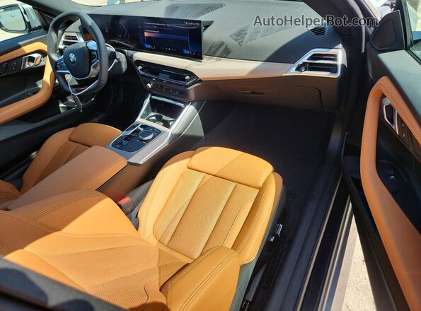 3MW23CM02S8F38779 2025 BMW 2 SERIES Gray Vista del salpicadero