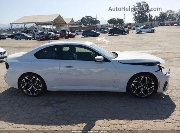 3MW23CM03T8G18318 2026 BMW 2 SERIES Белый Вид задней части салона