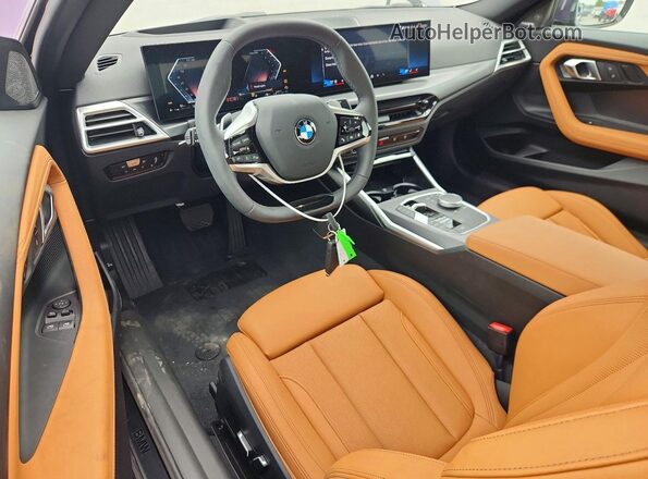 3MW23CM09S8F64375 2025 BMW 2 SERIES Blue Առջևի վահանակի տեսք