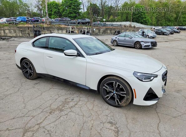 3MW33CM02R8E57182 2024 BMW 2 SERIES White Front right