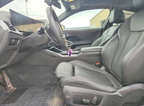 3MW33CM02R8E57182 2024 BMW 2 SERIES White Front interior view