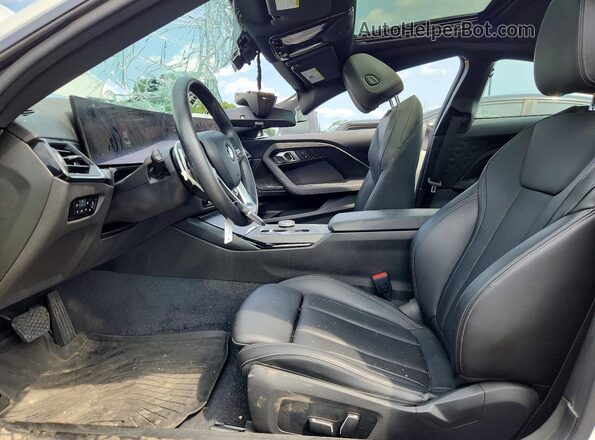 3MW33CM07R8E51765 2024 BMW 2 SERIES White Widok wnętrza z przodu