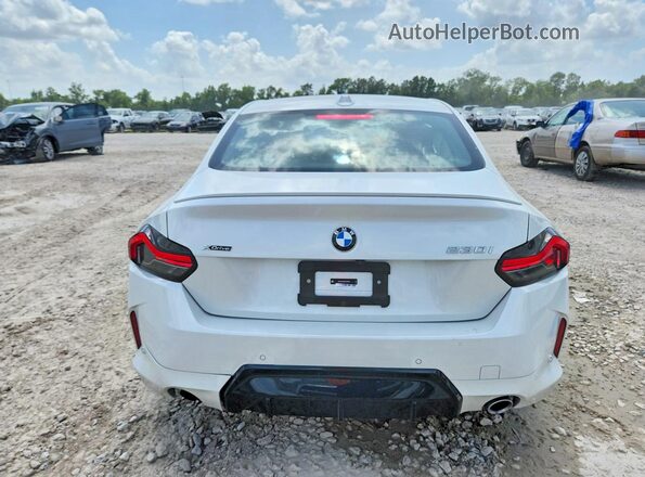 3MW33CM08T8F93078 2026 BMW 2 SERIES White Widok z tyłu