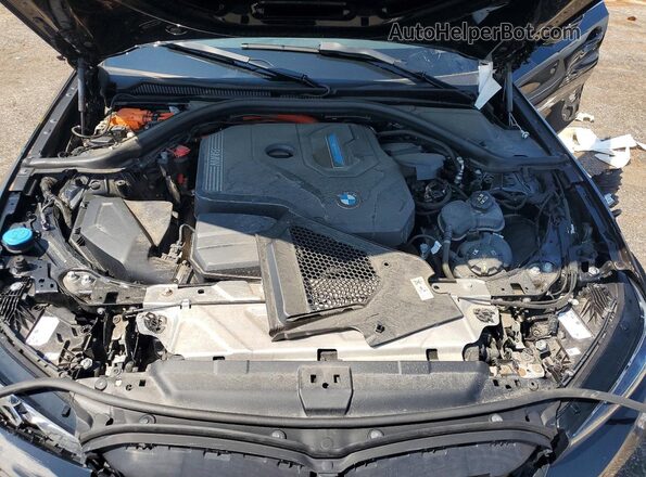 3MW39FF03R8E09509 2024 BMW 3 SERIES Черный Вид задней части салона