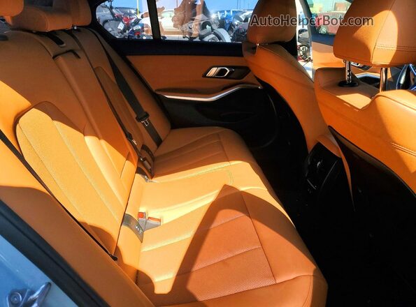 3MW39FF06P8C84003 2023 BMW 3 SERIES Серебряный Вид задних сидений