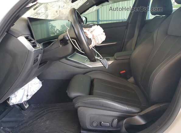 3MW49FF06R8E27197 2024 BMW M3 White Front interior view