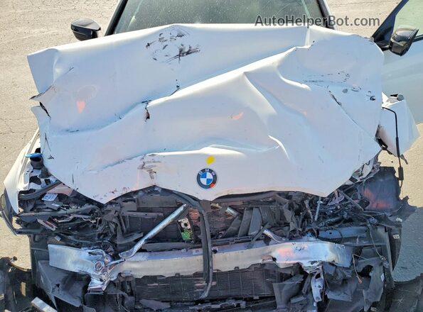 3MW49FF09R8E15352 2024 BMW M3 White Vista interior trasera