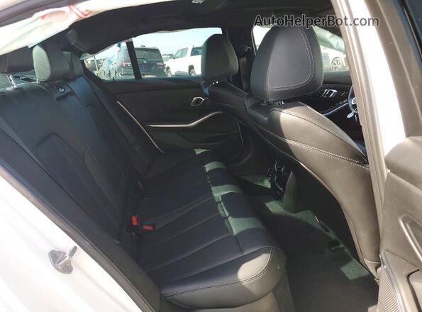 3MW49FF09R8E15352 2024 BMW M3 White Vista de los asientos traseros